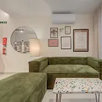 Juliet Residence, 1, Your Away From In By Sf Homes شقة *