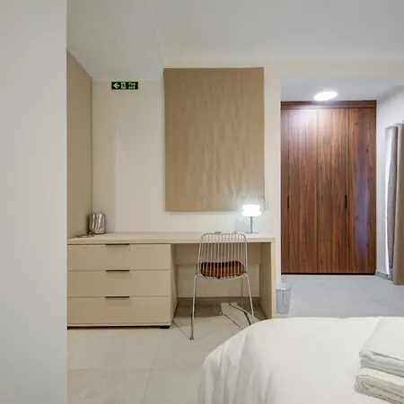 Juliet Residence, 1, Your Away From In By Sf Homes Apartment *