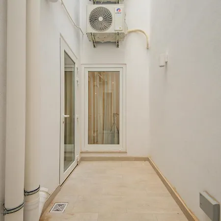 Juliet Residence, 1, Your Away From In By Sf Homes Apartament *