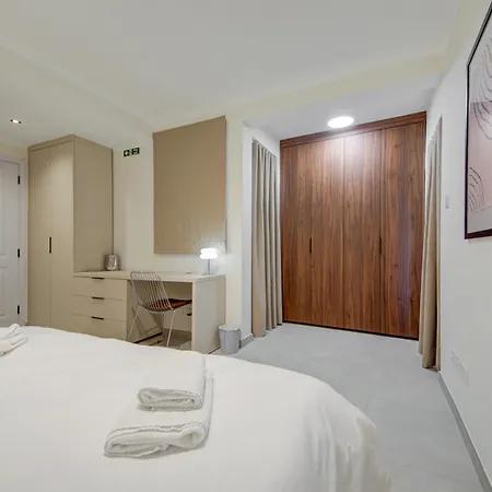 Apartment Juliet Residence, 1, Your Away From In By Sf Homes