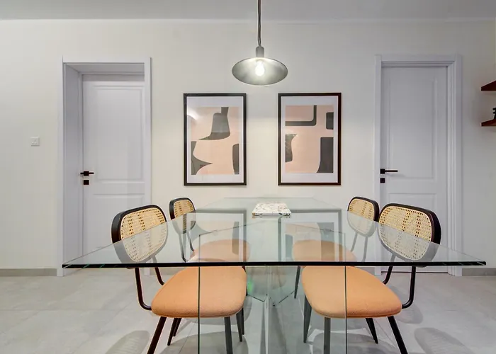 Juliet Residence, 1, Your Away From In By Sf Homes Apartman