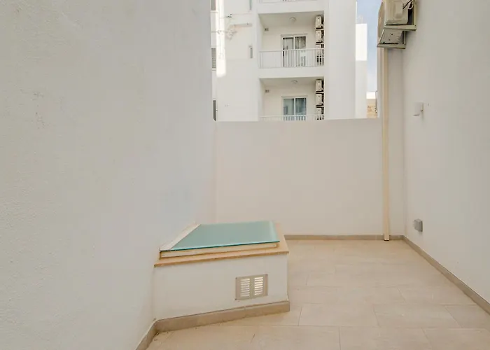 Juliet Residence, 1, Your Away From In By Sf Homes Apartman