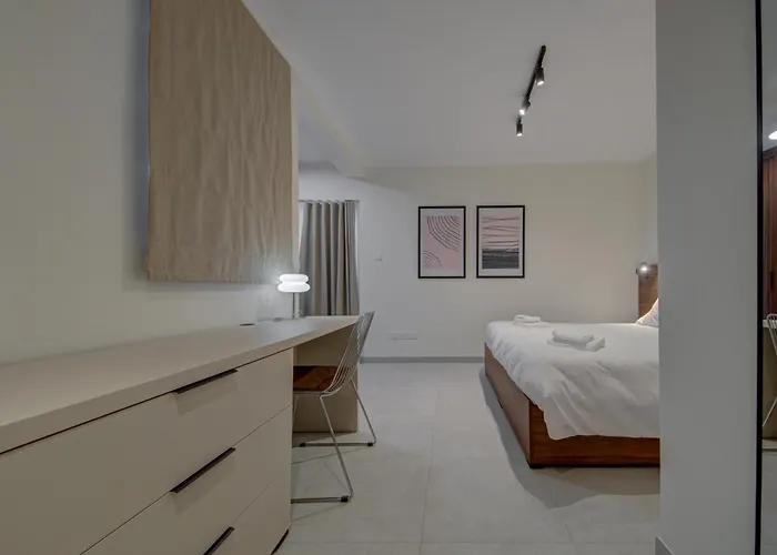 Apartman Juliet Residence, 1, Your Away From In By Sf Homes *